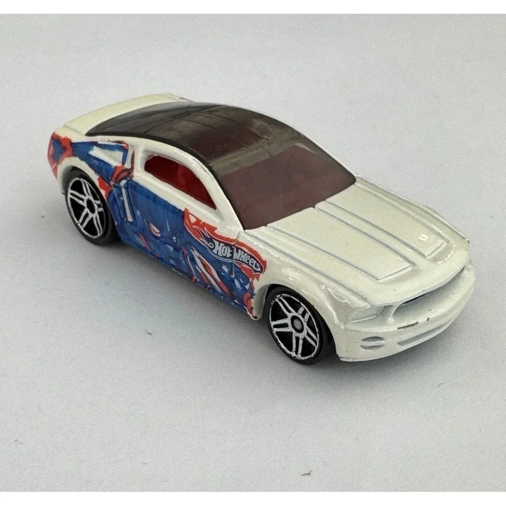 Hot Wheels Mustang GT Concept White Blue Red Graphic 2008 Mystery Cars 1:64